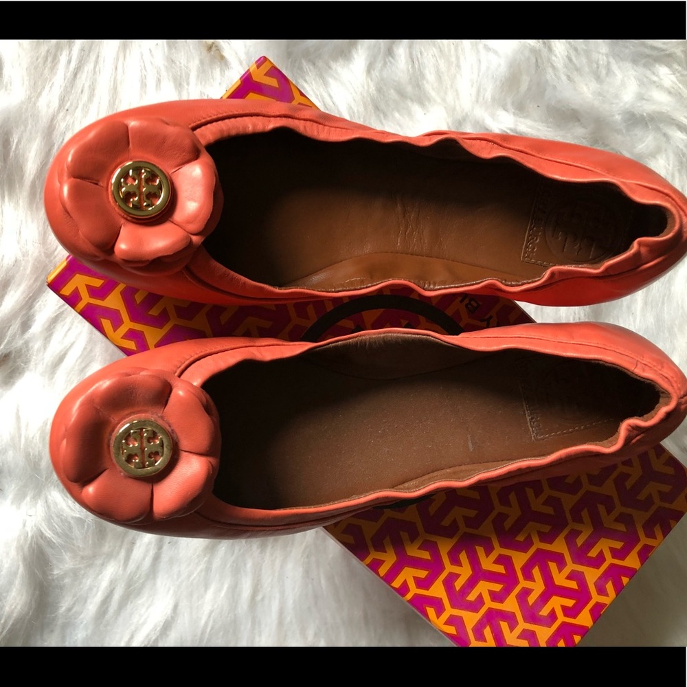 Authentic Tory Burch Shelby Blossom flats - Picture 2 of 8